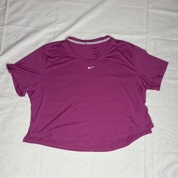 Tops - Nike Dri-FIT Pink Crop T-Shirt Short Sleeve Curved Hem Women’s Size XL EUC